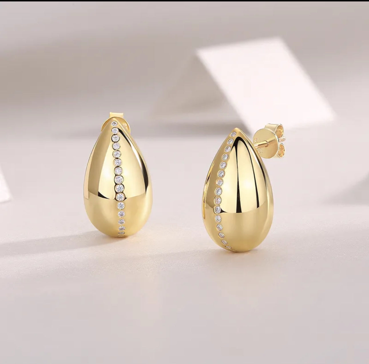 Oval earrings
